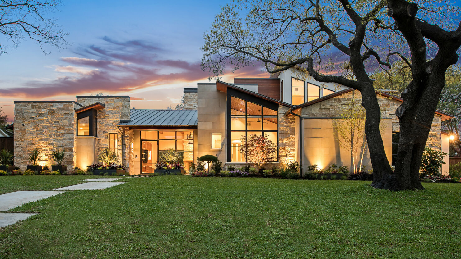 irvin-simmons-evening exterior - Dallas custom home builder